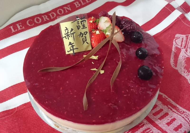挽きたてバニラ入り ベリーのお正月ケーキ