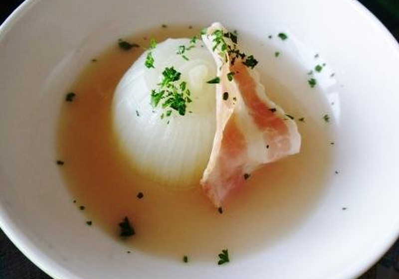 まるごと新玉ねぎのスープ
