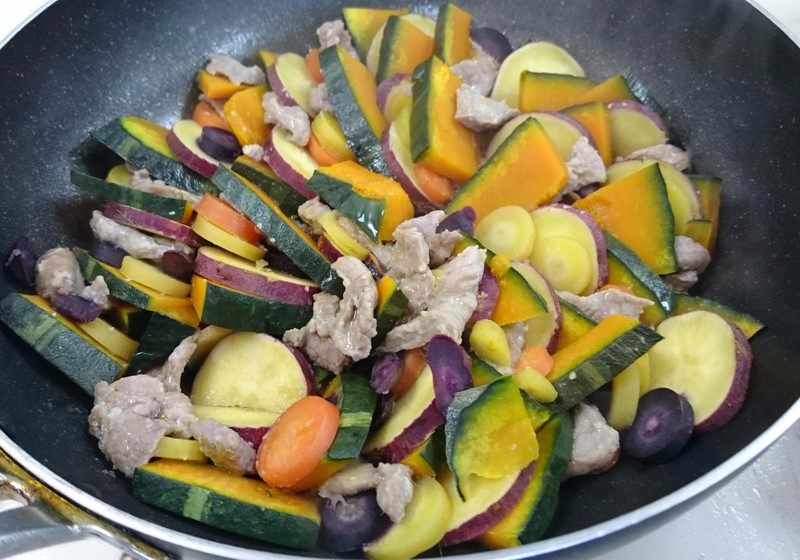 サツマイモとかぼちゃと豚肉のおいしい蒸し