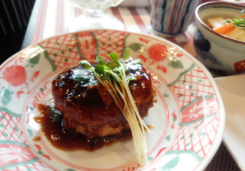 変わり蓮根バーグの黒酢ソース