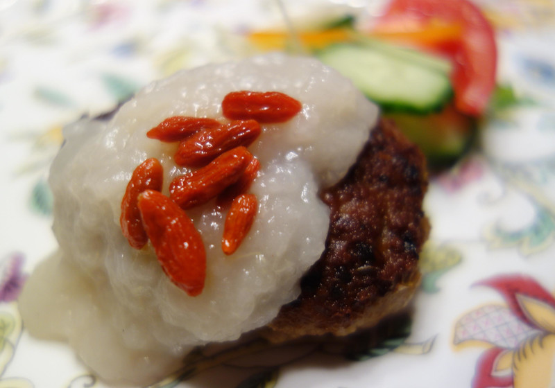 美肌づくりに　梨のあんかけハンバーグ