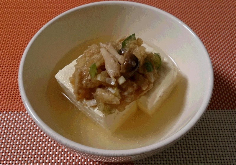 シンプルな湯豆腐
