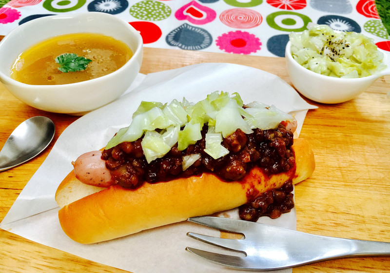 スパイシーカレービーンズドッグピクルス添えスープ