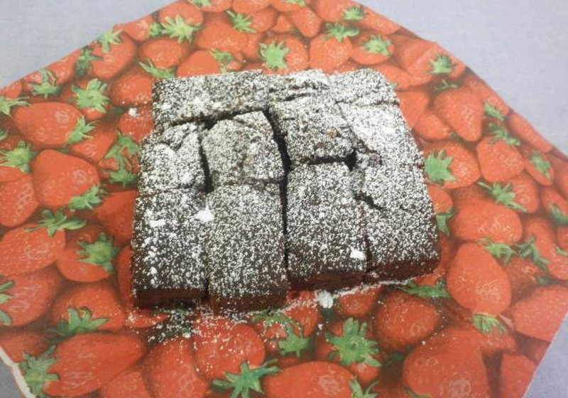 フィナンシェ生地でクランベリーチョコケーキ