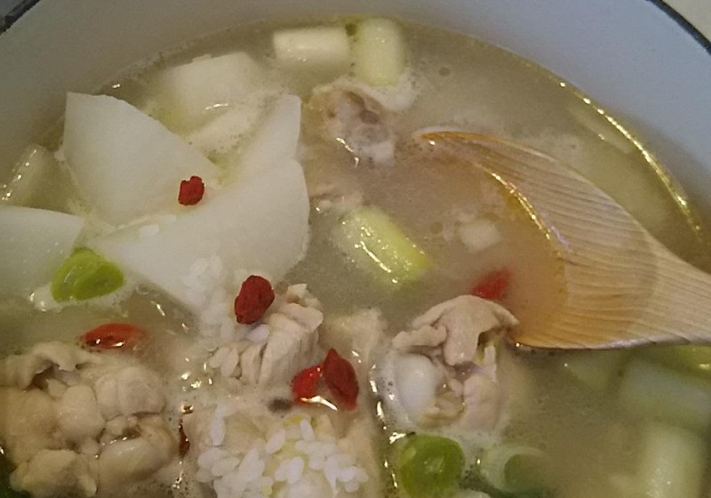 鶏手羽元の参鶏湯風