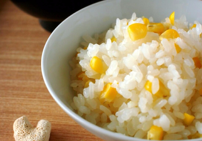 甘くてモチモチ☆とうもろこしご飯。