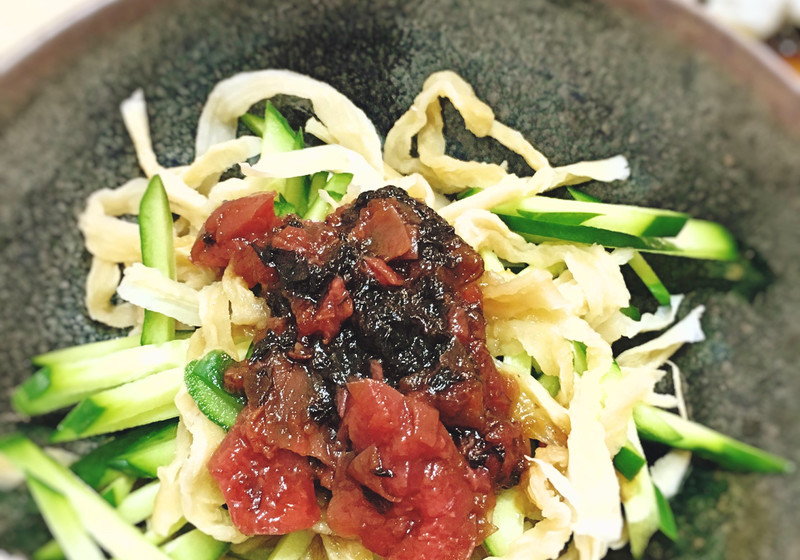 ゆで干し大根と梅の和え物