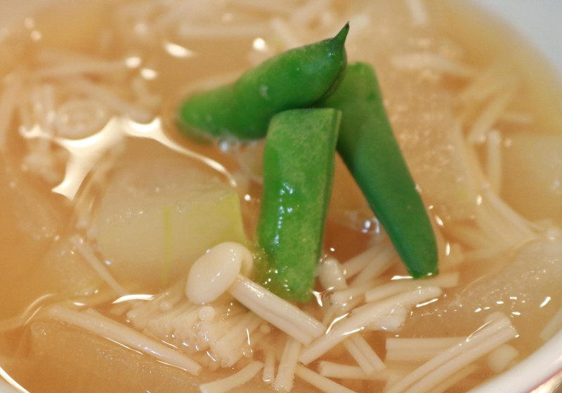 咳を鎮める　冬瓜とえのき茸のスープ