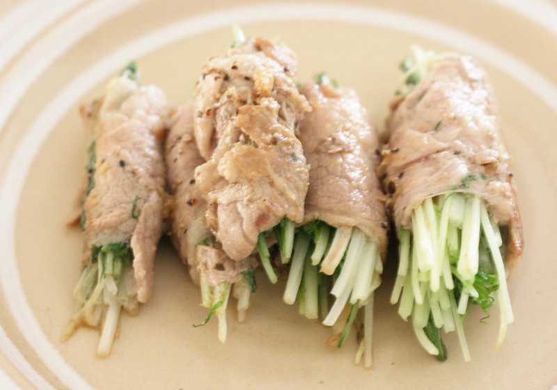 水菜の豚肉巻き　ほんのりエスニック風