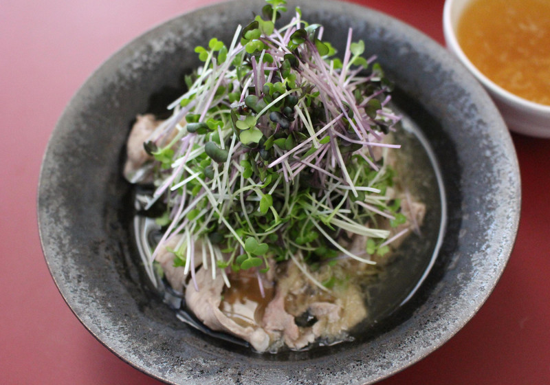 しょうがみりんで！牛肉とスプラウトの旨みつゆ和え