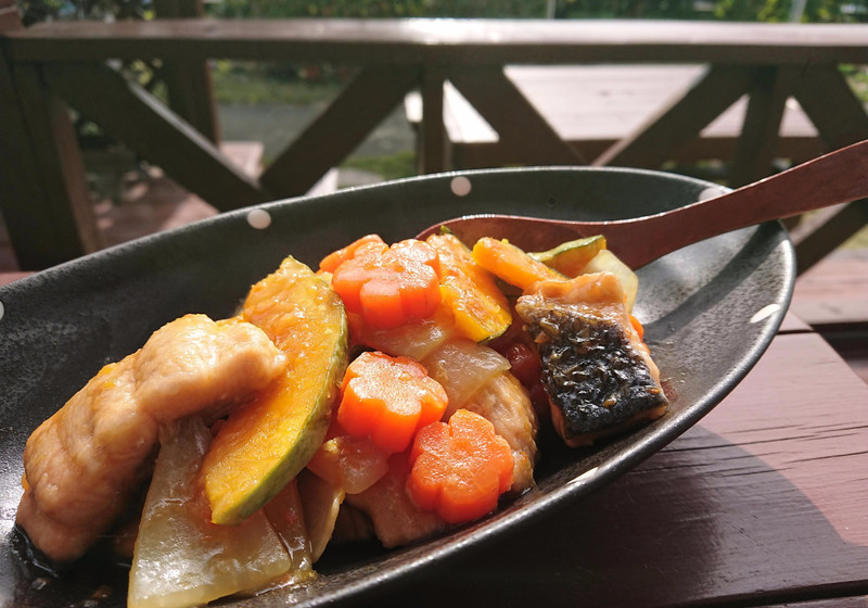 鮭と根菜のしょうがみりん甘酢あん