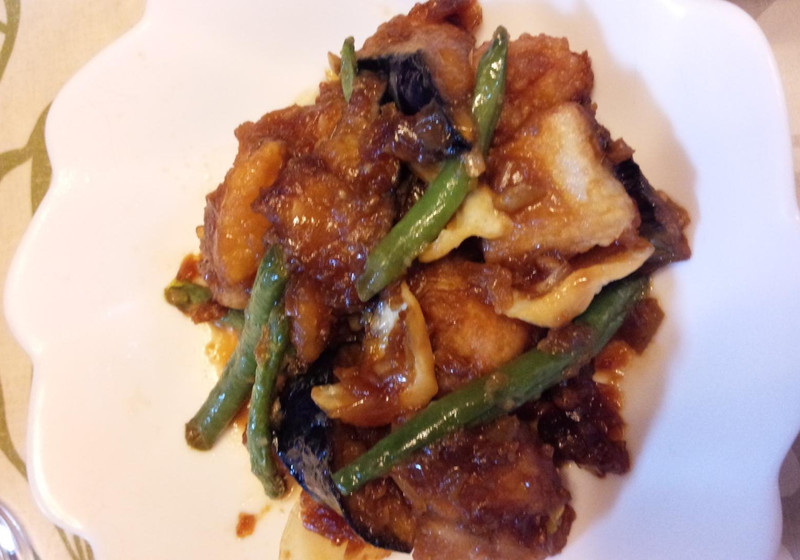 秋鮭と根菜のから揚げ　しょうがみりんのネギソース