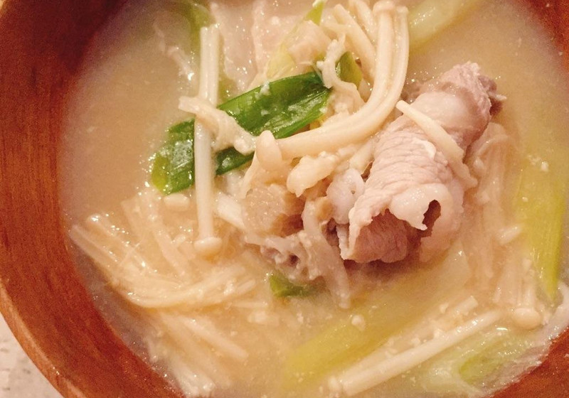 身体の芯から温まる「豆乳みそ汁」（しょうがみりん