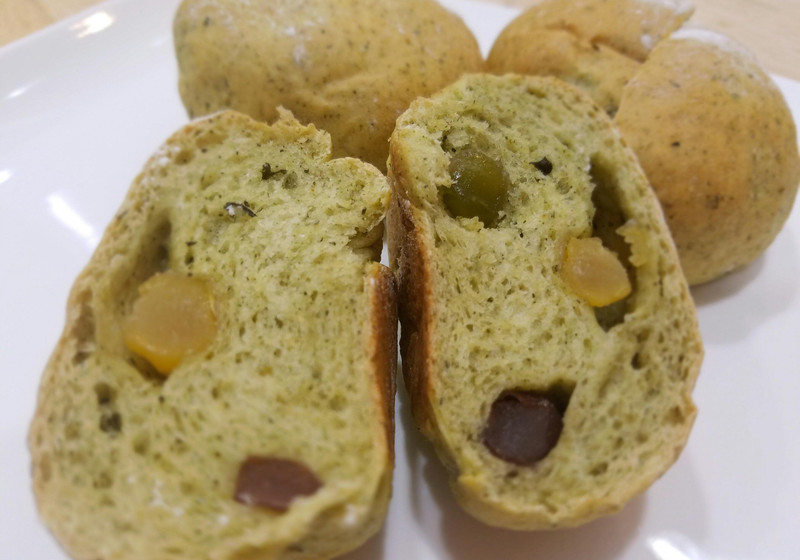 玄米茶入り豆パン