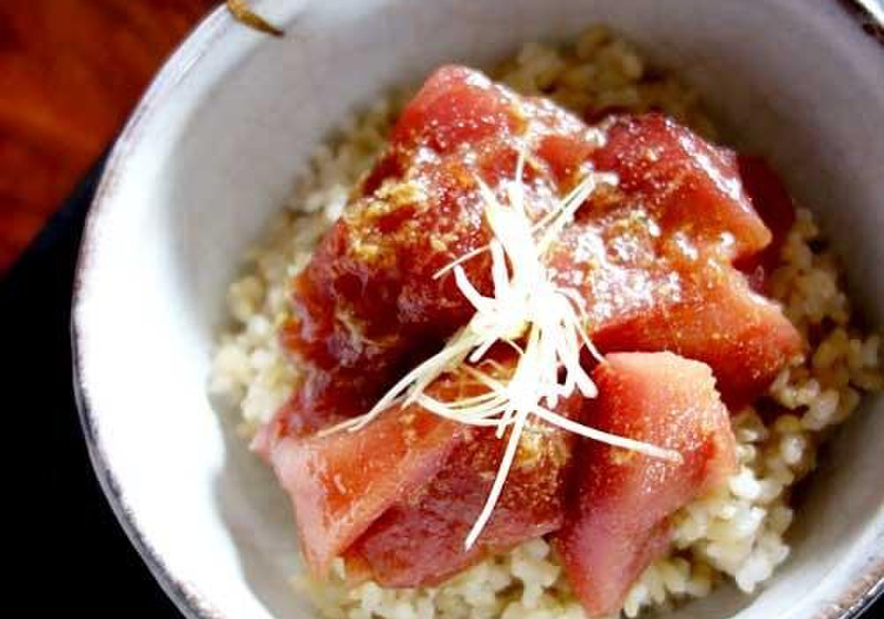 まぐろの漬け丼