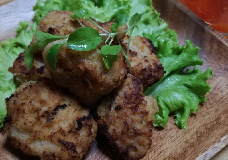 ハイライフポークヒレ肉のエスニックから揚げ