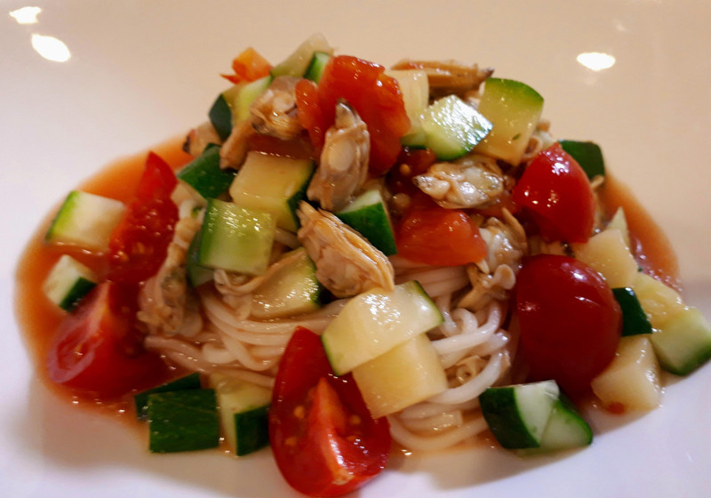 夏野菜とアサリのそうめん