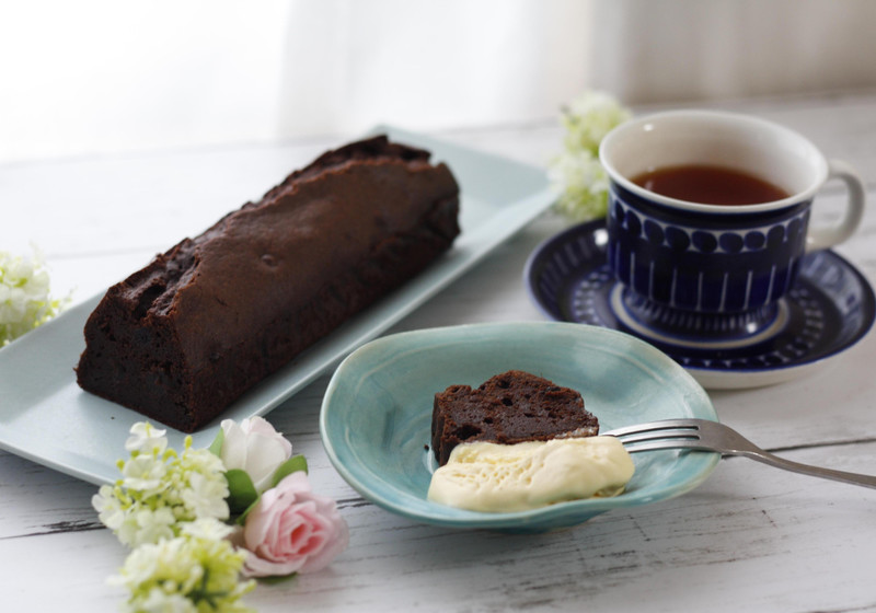簡単！ラムレーズン入り濃厚モカチョコケーキ
