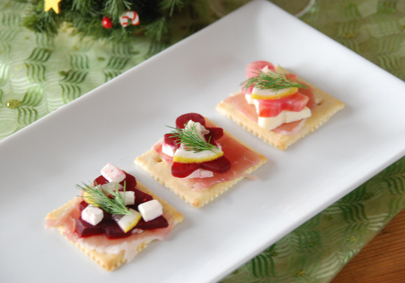 ビーツとクリームチーズのクリスマスカナッペ