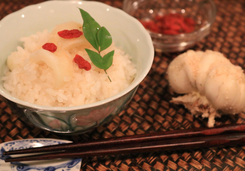 カラダを潤す薬膳　百合根の土鍋ご飯