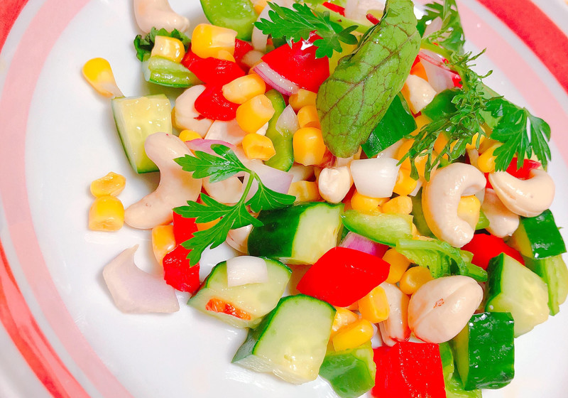 超時短！カラフル夏野菜と生カシューナッツのサラダ