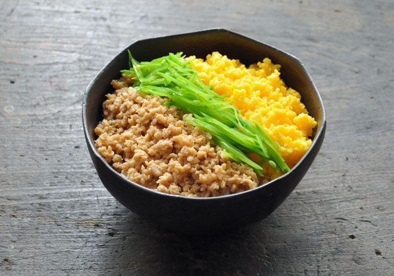 鶏そぼろ丼