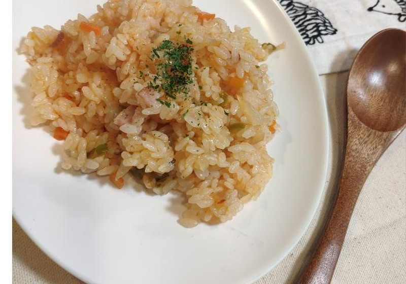 トマト風味の炊き込みピラフ
