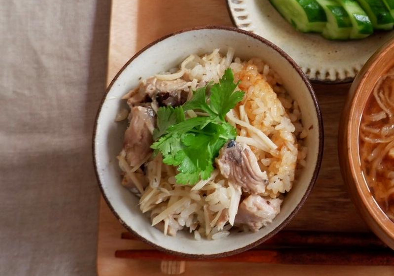 サバ缶で簡単炊き込みご飯
