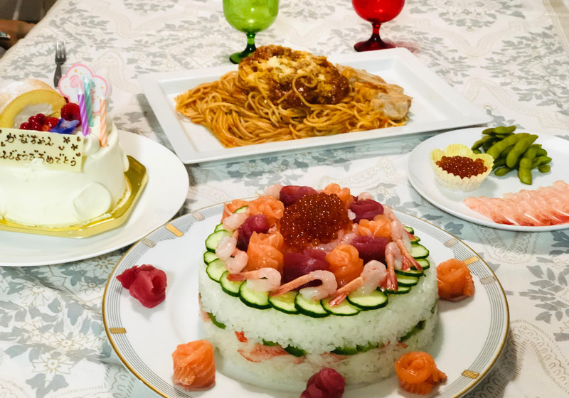 我が家のお祝い寿司ケーキ