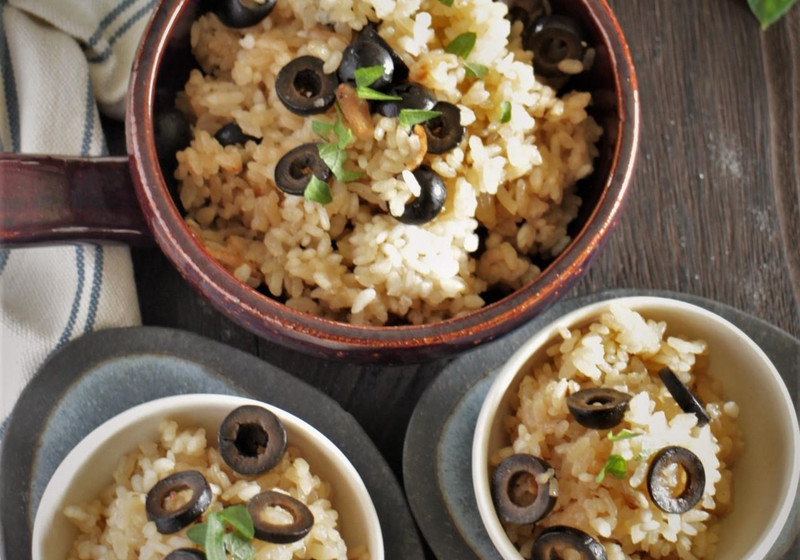 オリーブの醤油炊込みご飯