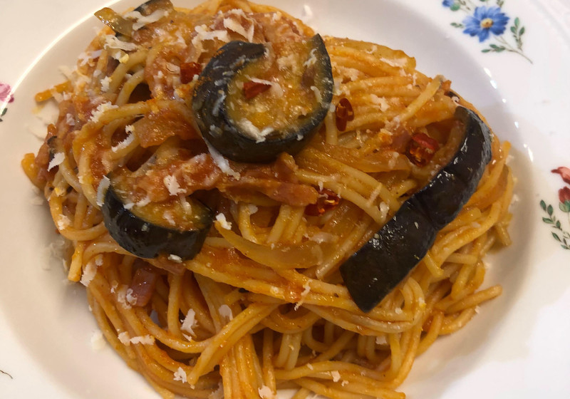 茄子とベーコンのパスタ