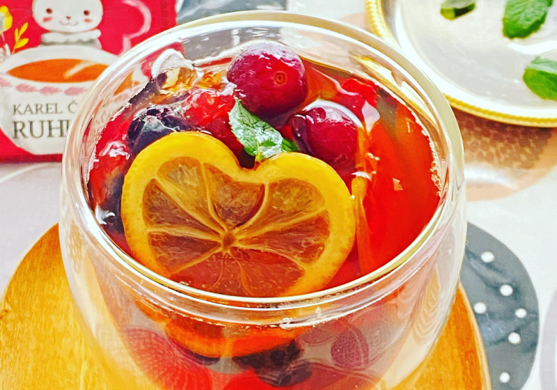 たっぷりベリーのアイスティー