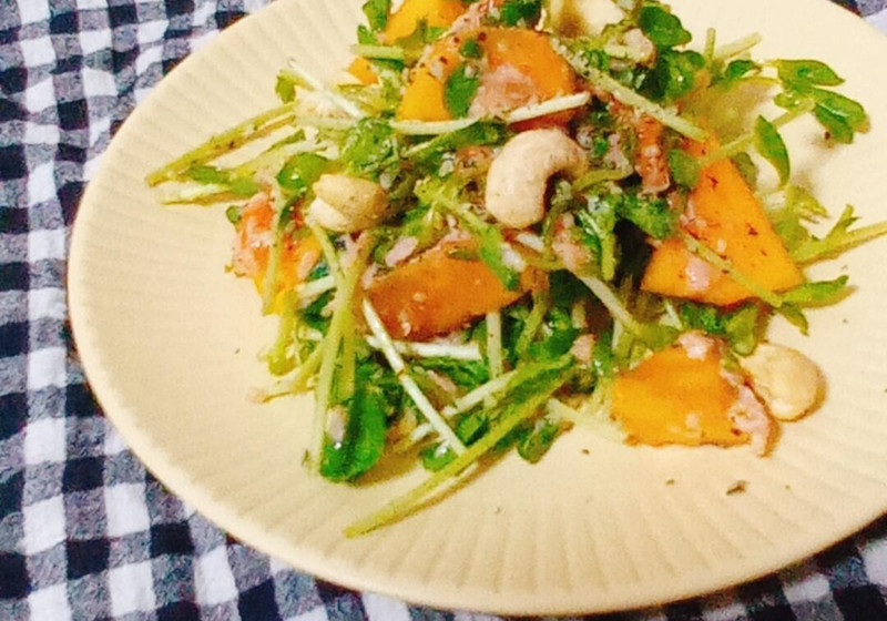 柿と豆苗のサラダ