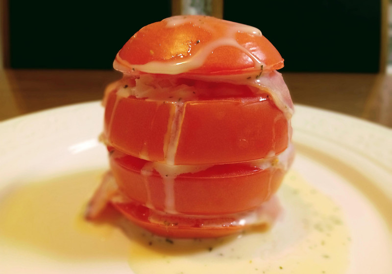 トマトと生ハムのミルフィーユ
