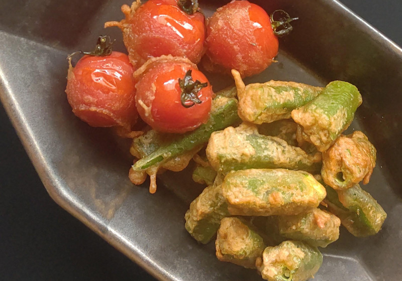 油が汚れにくい！オクラとミニトマトの唐揚げ