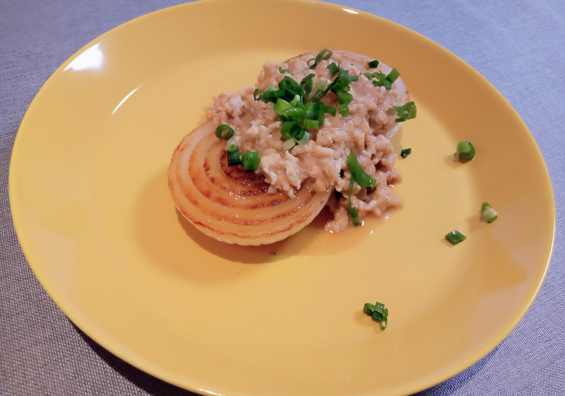 新玉ねぎ肉味噌のせ