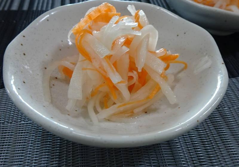 大根と人参の酢のもの～ピクルス液の応用～