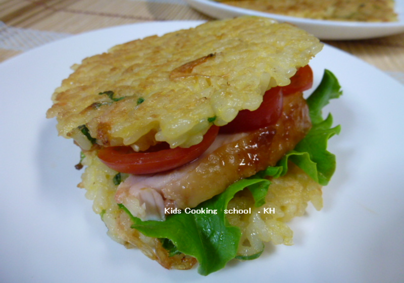 旨っカレー米のライスバーガー